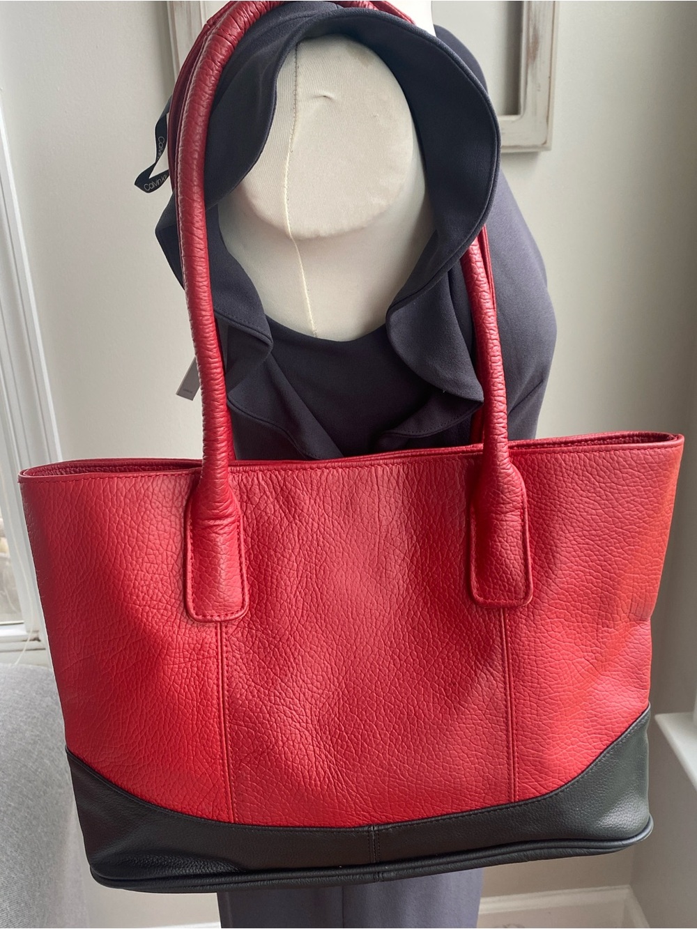 AmeriLeather red & black casual leather tote bag.